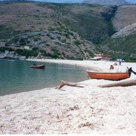 Areti Rooms Hotel Himare Esterno foto