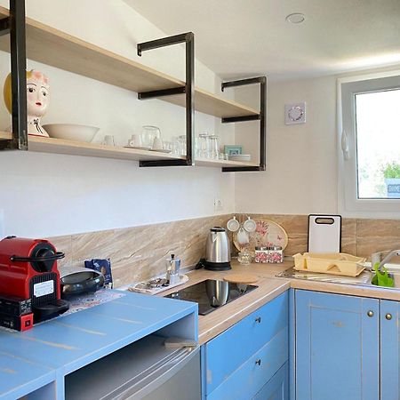 Areti Rooms Hotel Himare Esterno foto