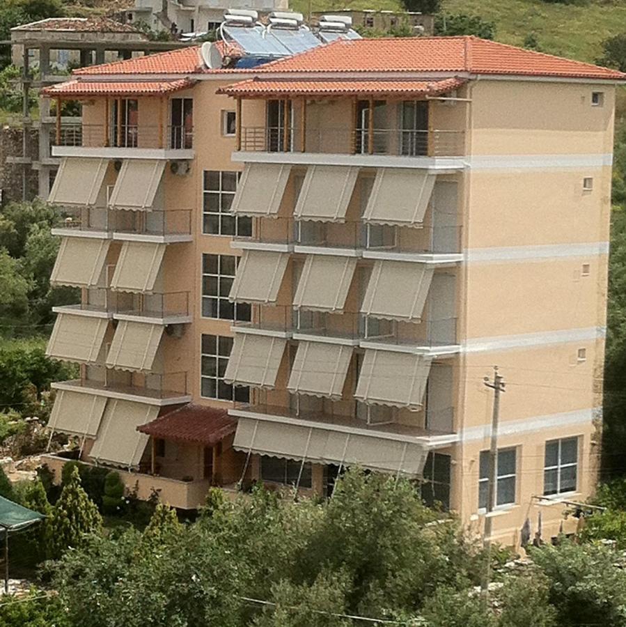 Areti Rooms Hotel Himare Esterno foto