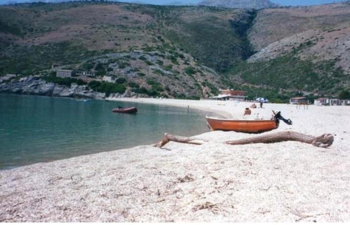 Areti Rooms Hotel Himare Esterno foto