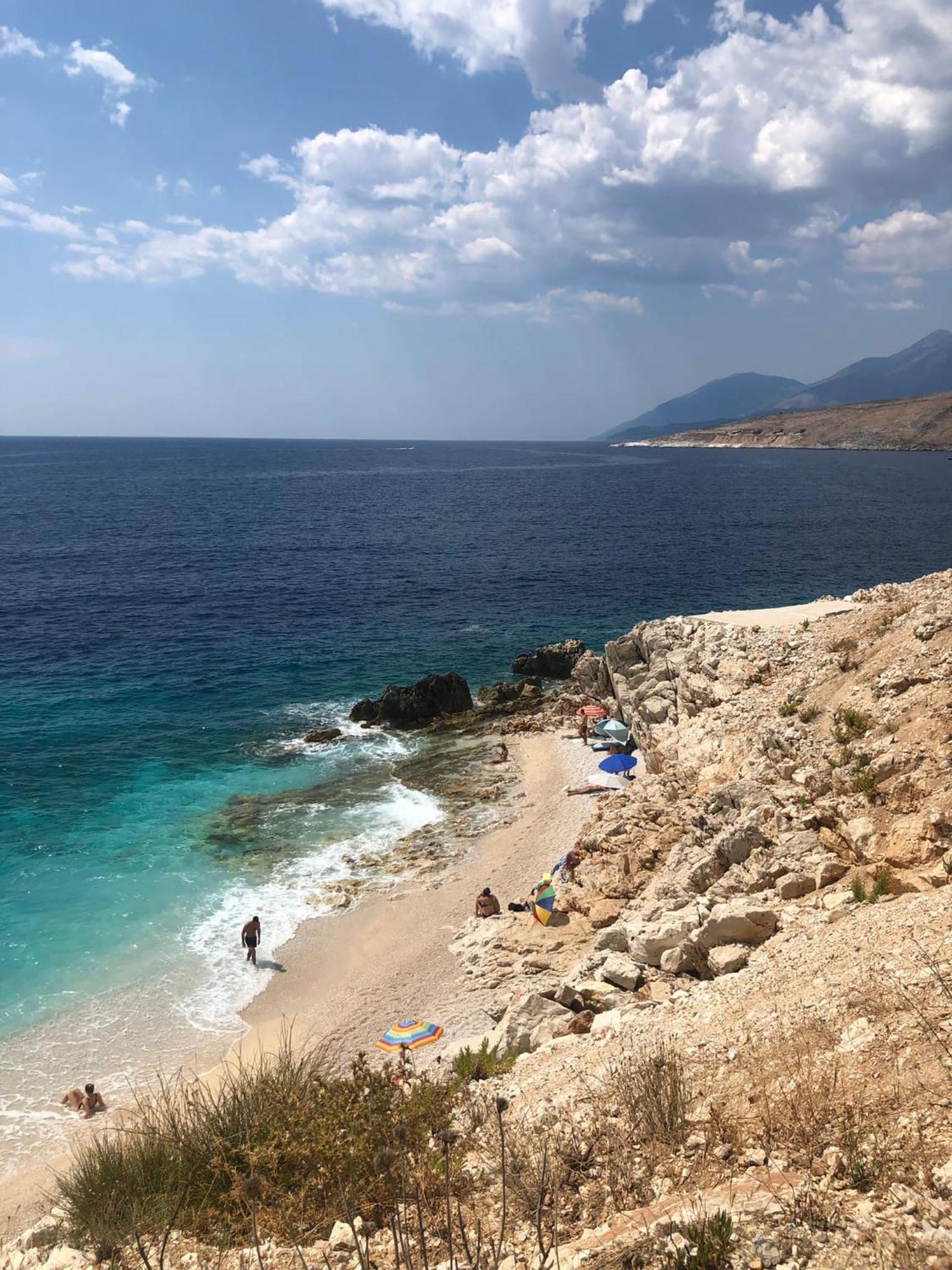 Areti Rooms Hotel Himare Esterno foto