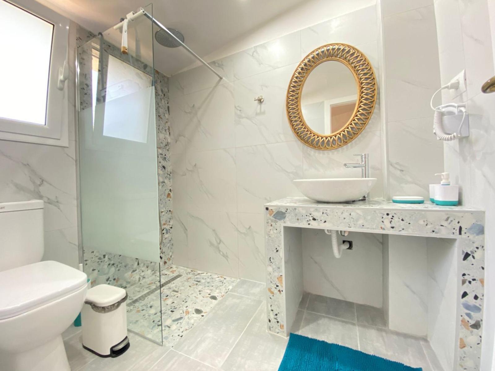 Areti Rooms Hotel Himare Esterno foto